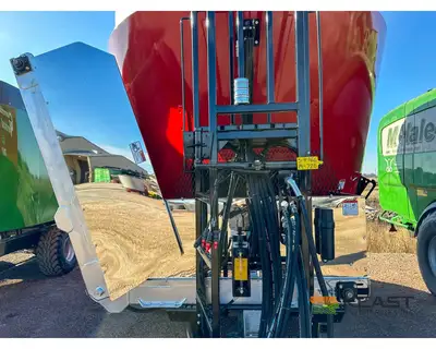 Used CLOVERDALE _UNKNOWN_ Feeder Wagons Iowa US | Keast Enterprises #1360089