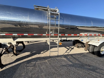 Used 2017 WALKER MILK TANKER TRAILER Liquid Supply Trailers Michigan US | Miedema Asset Management Group #1709458