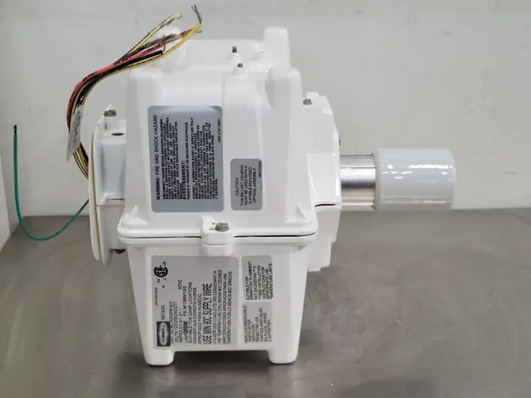 New | in-Stock HUBBELL BL-A250P8-WH Misc Electrical & Power Parts British Columbia CA | Lenmark #281403