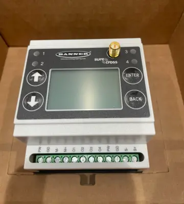 NEW BANNER ENGINEERING DXM700-B1R1 NETWORK ROUTER CONTROLLER DXM700B1R1