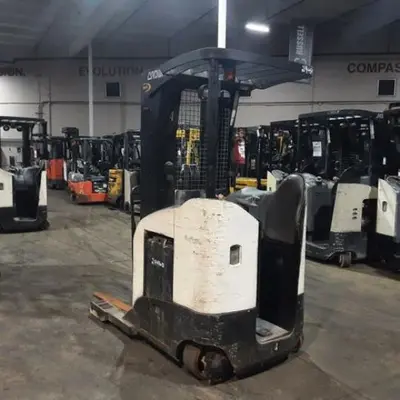 USED 2018 CROWN RR5725-45