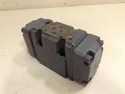 USED REXROTH 4WEH10E30/6AG24N9ETK4/B10V