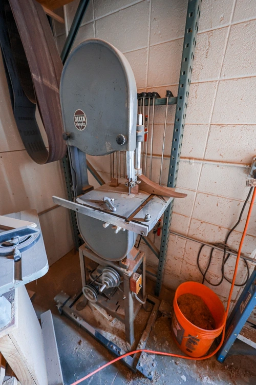 DELTA Vertical band saw Vertical Band Saws | Elevation Machine