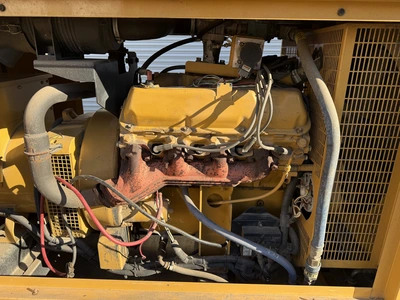 Olympian Nat Gas Generator 60 KW 208/120 V 208.2 AMPS 75 KVA 231
