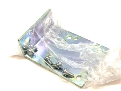 NEW SMC L-BRACKET LOT OF 2