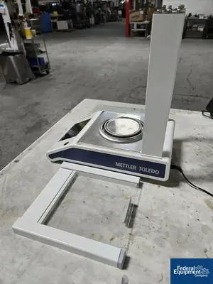 USED Mettler Toledo Mettler Toledo Laboratory Balance, Model ML 104T/00