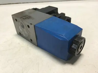 USED VICKERS DG4V-3-2A-M-P7-H-7-50
