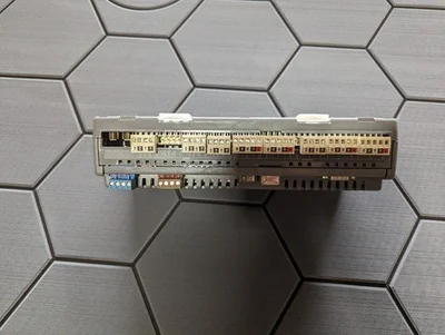 USED JOHNSON CONTROLS JOHNSON CONTROLS METASYS MS-NCE2560-0