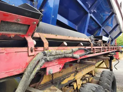 USED 2003 CANAMERICAN STONE SPREADER SOIL KING XL19