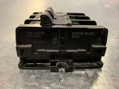 30 Amp FUSE HOLDER SWITCH BLOCK