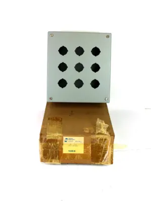 NEW HAMMOND MANUFACTURING 1435K