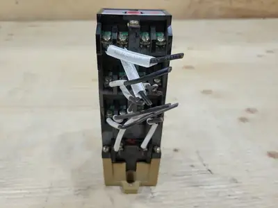 USED ALLEN-BRADLEY 700-P800A1
