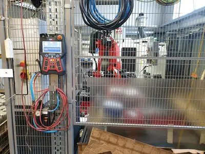 Used 2015 COMAU SMART 5 NJ60-2.2 Robots CZ | Amaron s.r.o. #1068044