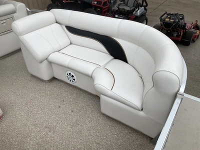 USED 2005 PREMIER 225 LEGEND