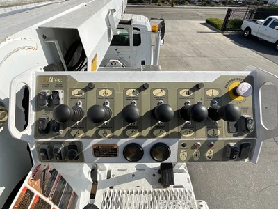 Used 2016 INTERNATIONAL 7300 Bucket (boom) trucks California US | Big Truck & Equipment #1412252