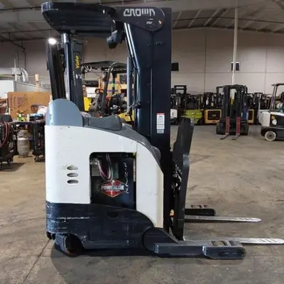 USED 2016 CROWN RR5725-45