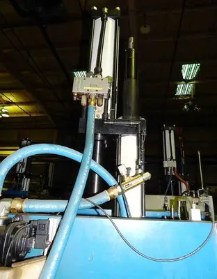 16 Ton FARGER & JOOSTEN MULTIPOWER Air/Oil Press