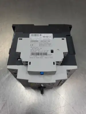 USED Siemens 3RV1031-4AB10 SIRIUS Overload Breaker w/3RV1921-1M Module