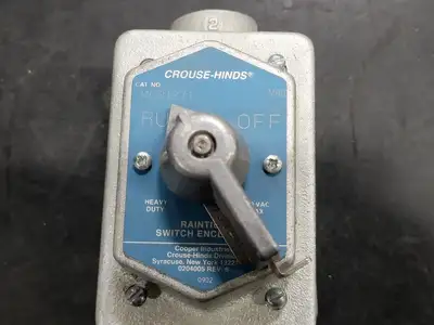 NEW CROUSE-HINDS MC21271 RN OF