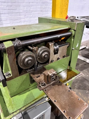 APT YC-3T 1/32" - 1/2" THREAD ROLLER