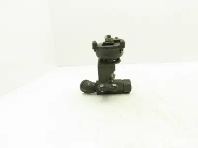 Jamesbury TORQ-HANDLE 1" Ball Valve M-F with Spring Return-to-Closed Handle