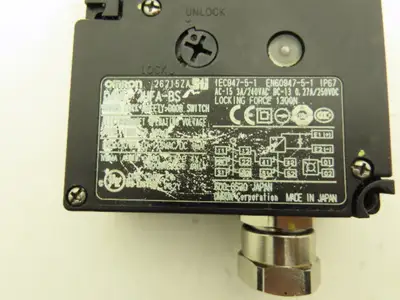 Omron D4NL-2HFA-BS Guard Safety-Door Switch Interlock Solenoid Release 24VDC
