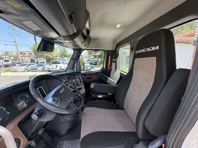 Used FREIGHTLINER T11664ST Conventional trucks California US | Commerce Truck Equipment Sales #1548743