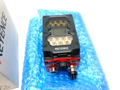 USED KEYENCE 1D/2D CODE READER, FULL RANGE MODEL, 2048 × 1536 PIXELS