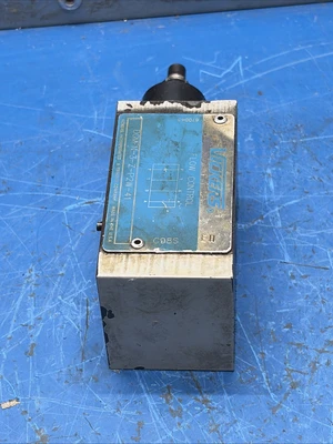 Used Eaton Vickers DGMFN-3-Z-P2W-41 Valves/Fittings Indiana US | J&J Industrial Supply #1269309
