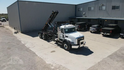 New | in-Stock 2025 MACK GRANITE 64BR Rolloff Trucks Texas US | Roll Off Truck World #1491930