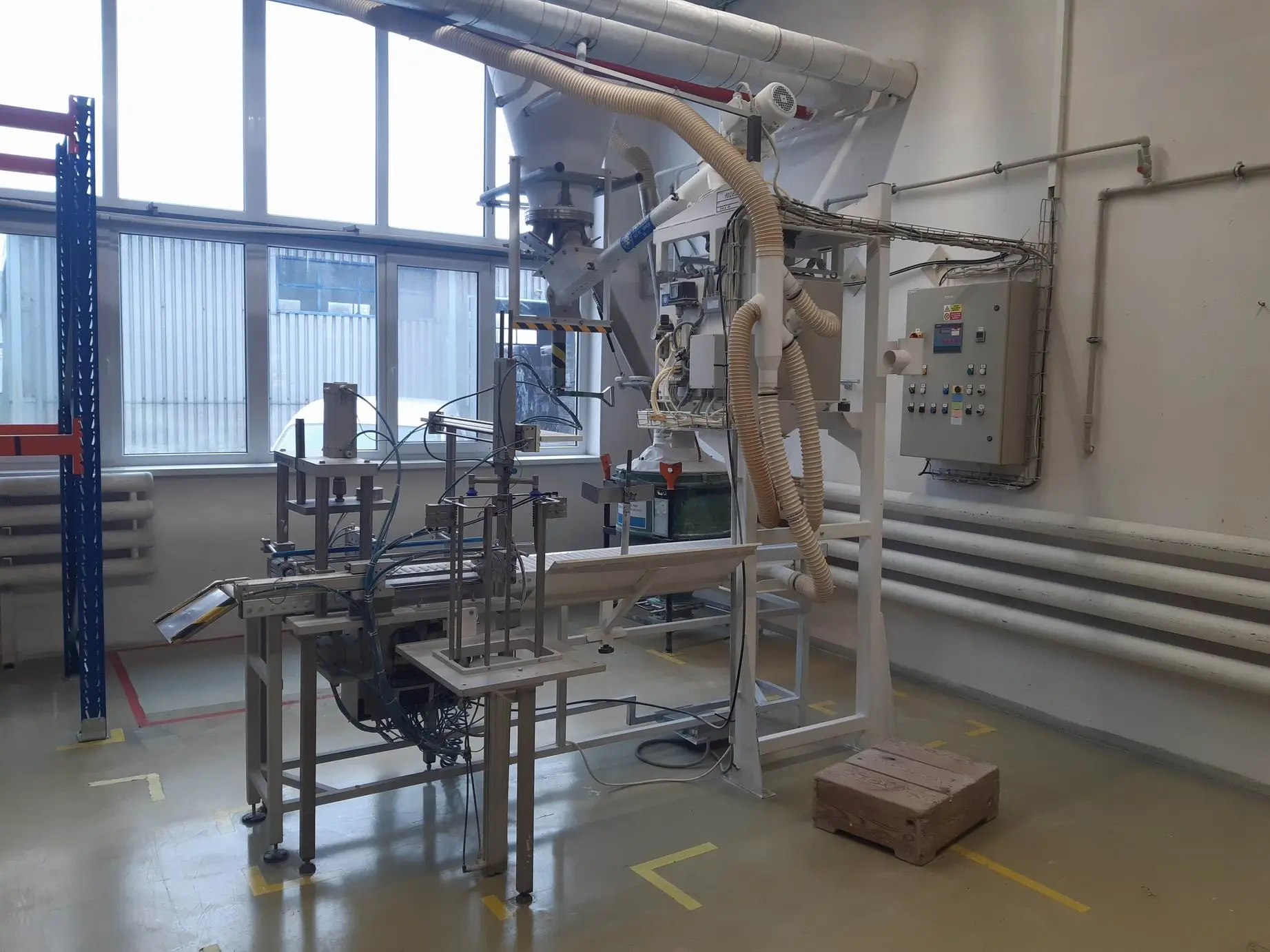 Powder filing line Tonava/Product CZ
