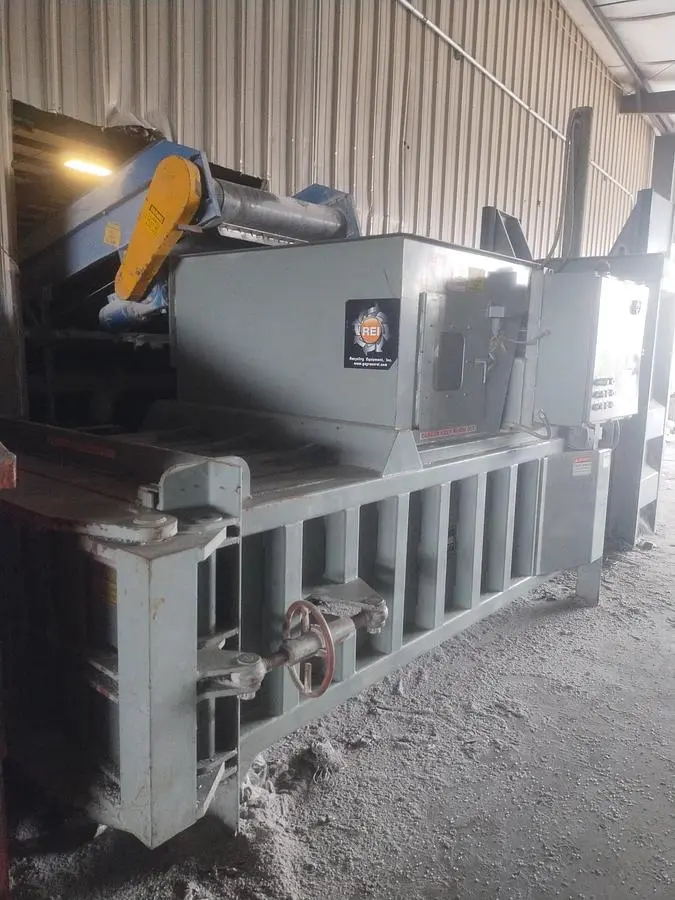 USED MARATHON GEMINI EXTREME 3560 CLOSED DOOR FULL EJECT BALER