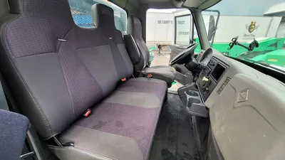 2013 International 4300 flat deck truck w/ Air Brakes