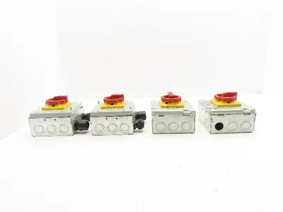 Siemens 3LD2203-0TK53 Rotary Disconnect Switch 2-Gang Steel Outlet Box Lot of 4