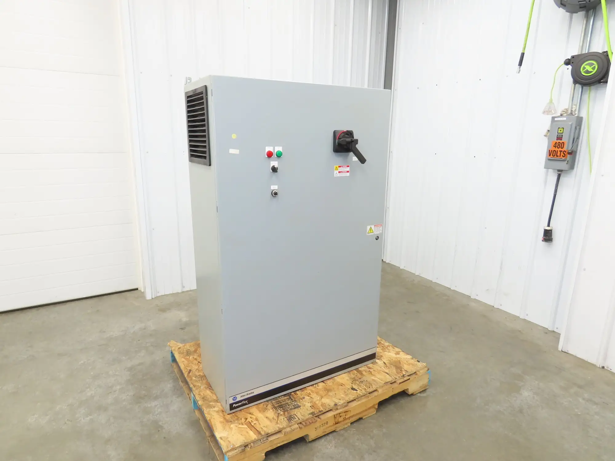 Allen Bradley 22C-D072A103 Powerflex 400 AC Drive VFD 50Hp 460V 3Ph Enclosure