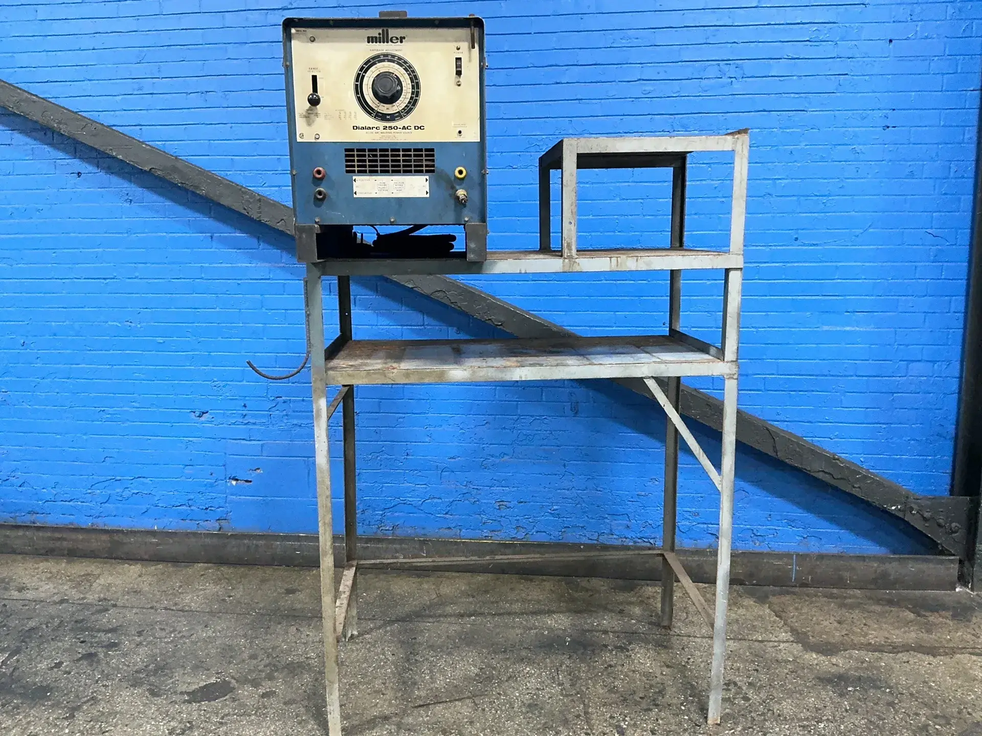 Used MILLER DIALARC 250AC/DC Tig Welders Ohio US | HGR 24 #1427487