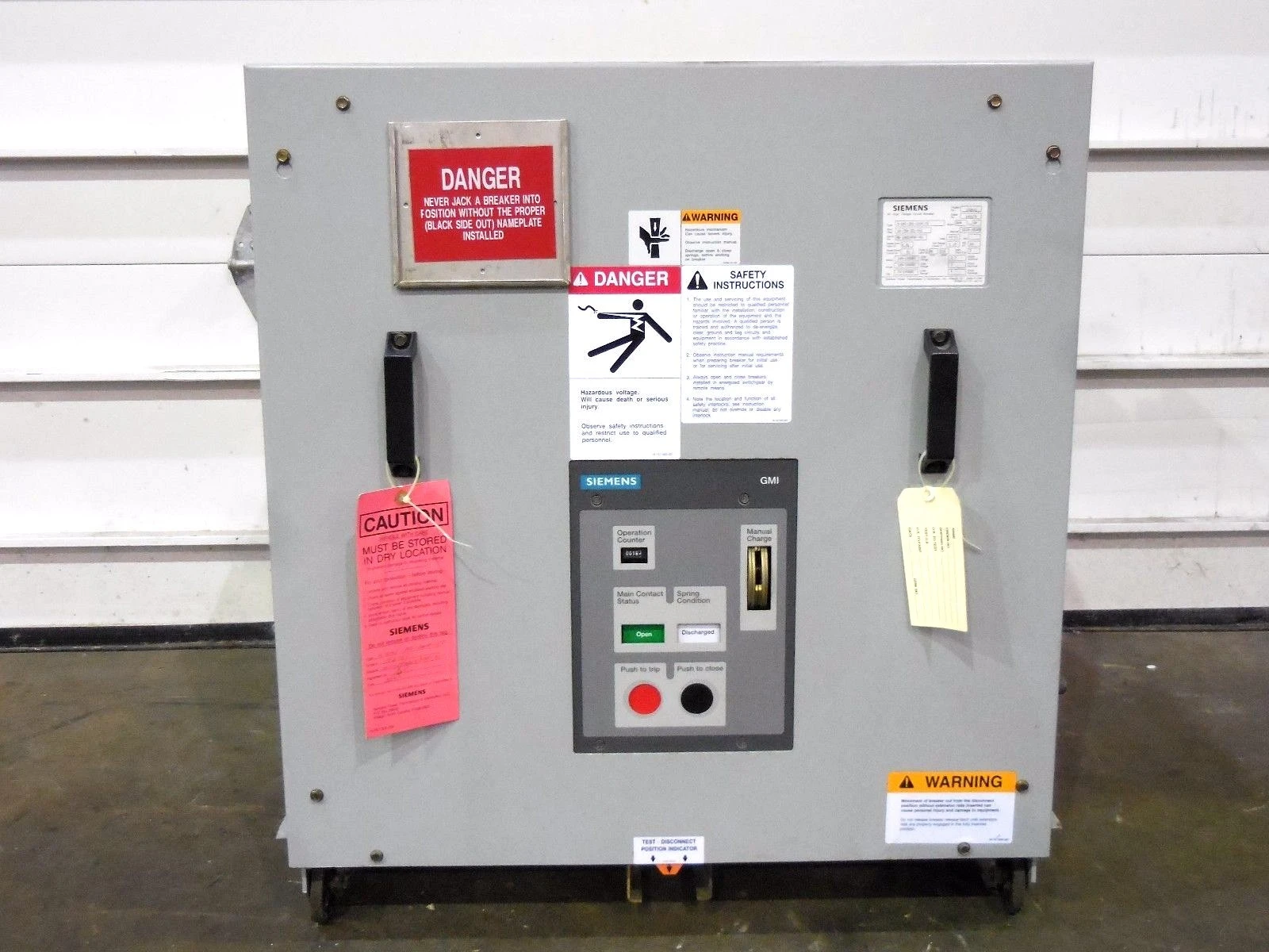 Used Siemens 05-GMI-350-3000-78 Circuit Breakers Ohio US | Equipment Recovery Corp. #1329702