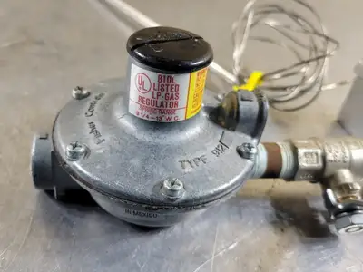 4000 BTU/HR Thermostat Control Valve w/ Gas Regulator