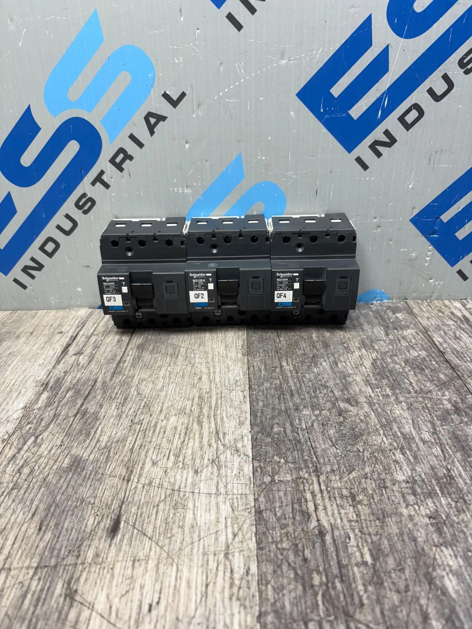 USED Schneider Electric 19371