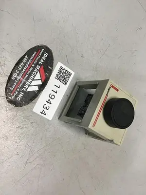 USED TELEMECANIQUE ZB2-BE101