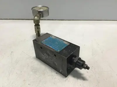 USED VICKERS DGMX2-5-PP-FW-S-30
