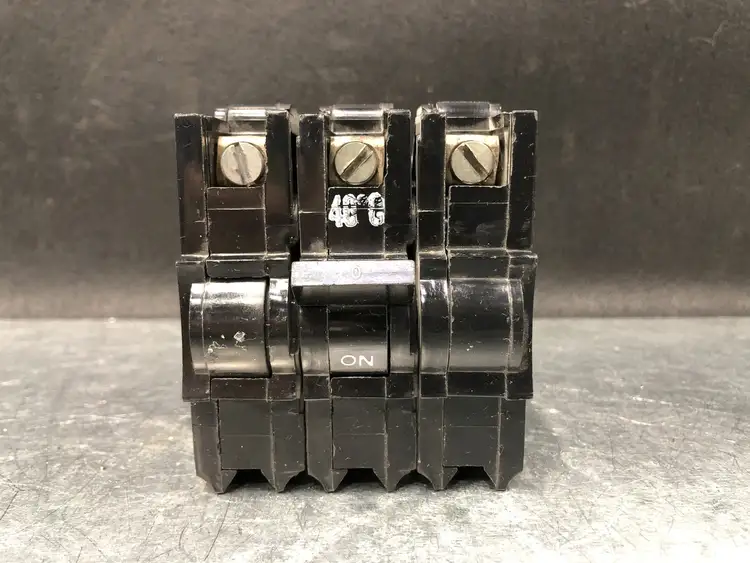 Used FEDERAL PIONEER NB320 Switchgears British Columbia CA | Lenmark #244176