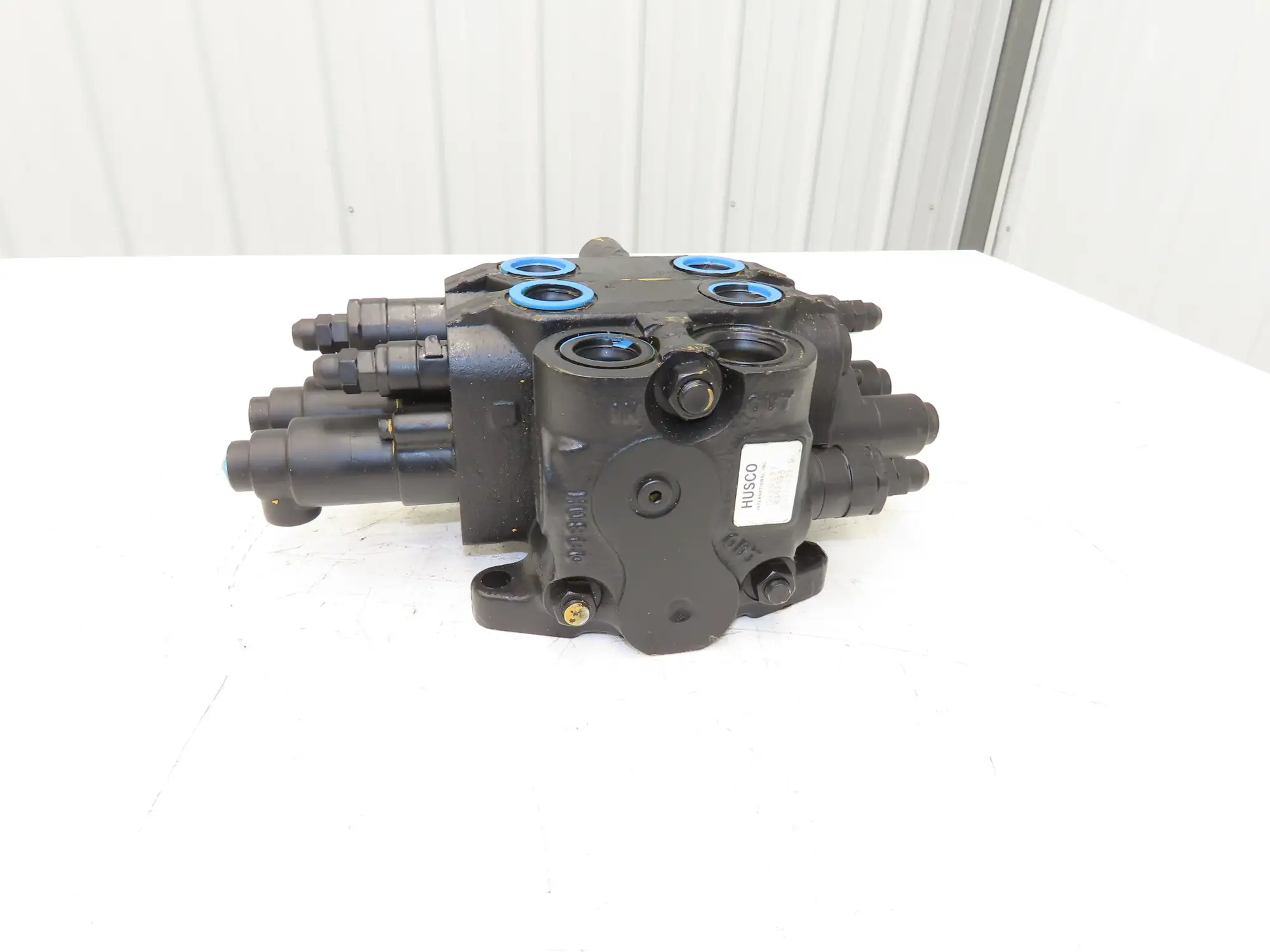 New | in-Stock HUSCO _UNKNOWN_ Valves/Fittings | Arrow Industrial #566004