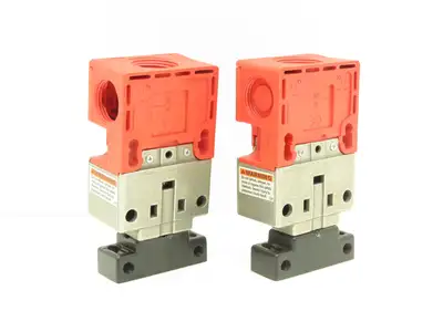 Allen Bradley 440K-T11287 Trojan T15-GD2 Guardmaster Safety Switch Lot of 2
