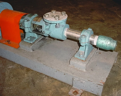 USED ROBBINS AND MEYERS MOYNO PUMP 2L2SSB