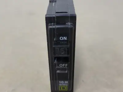 USED SQUARE D QOB115