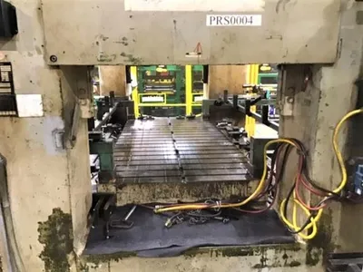 USED 1985 KOMATSU PRESSES KOMATSU E2P-300 PRESS