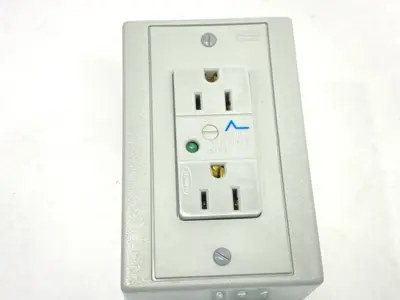 New | in-Stock Hubbell DIN Rail Utility Box, Complete Unit, TVSS, 15A 125VAC 60HzTVSS Electrical Boxes Michigan US | Maverick Industrial Sales #1392399