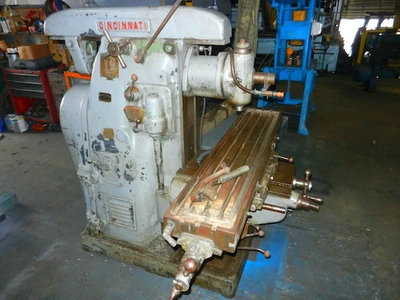 CINCINNATI # 2 HORIZONTAL/VERTICAL MILLING MACHINE