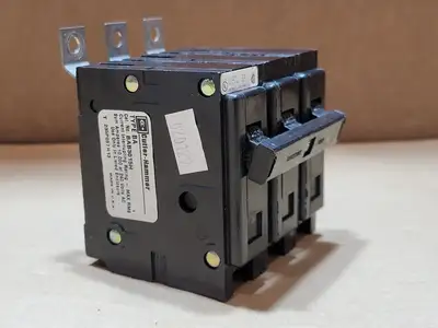 USED EATON CUTLER-HAMMER BAB3015H